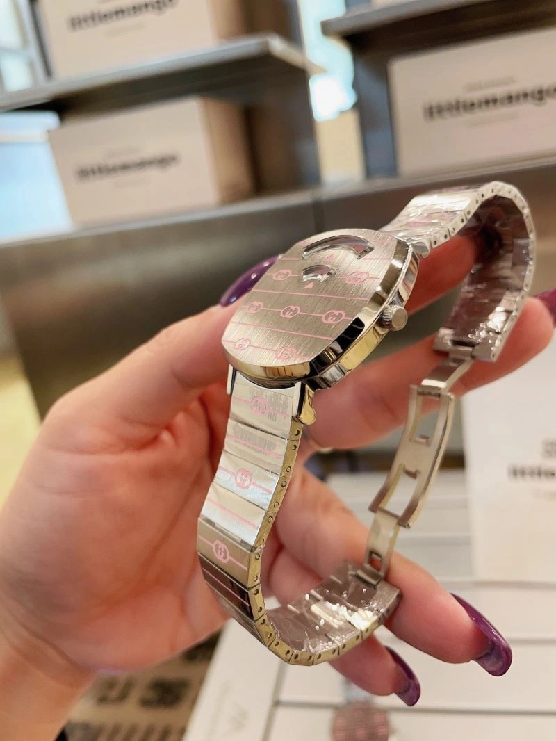 GUCCI Watches FashionForward 182875