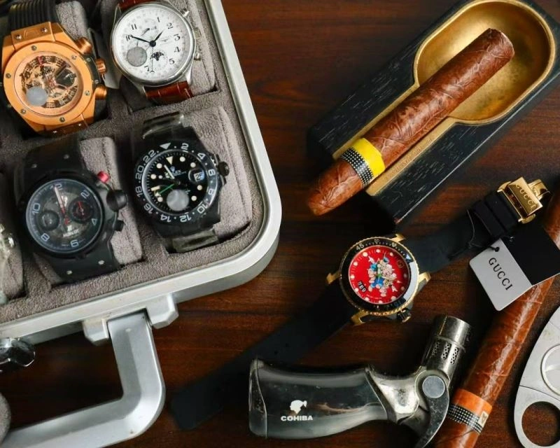 Bright GUCCI Watches 182887