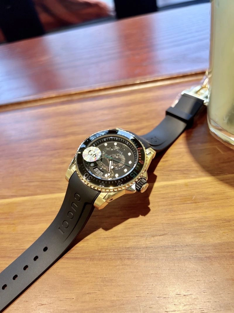 WellDesigned GUCCI Watches 182897
