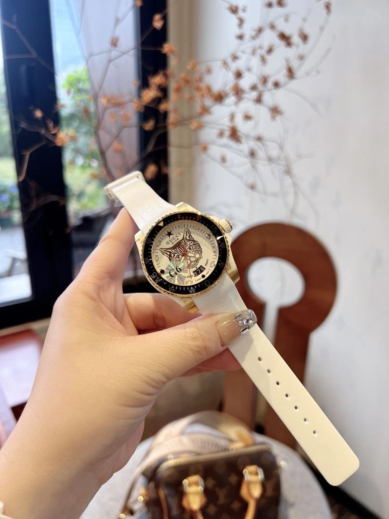 ZipUp GUCCI Watches 182882