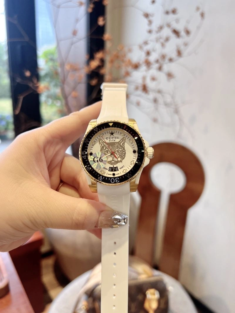 ZipUp GUCCI Watches 182882