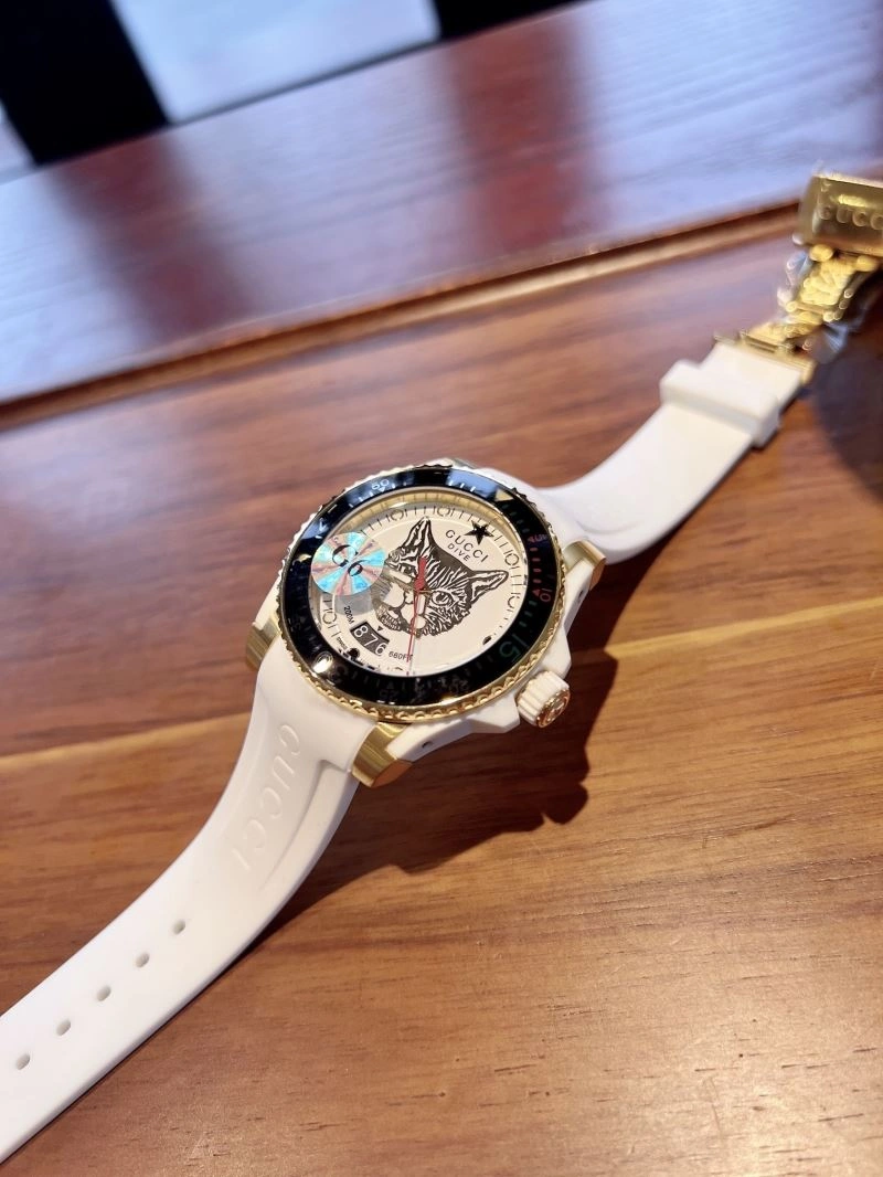 ZipUp GUCCI Watches 182882