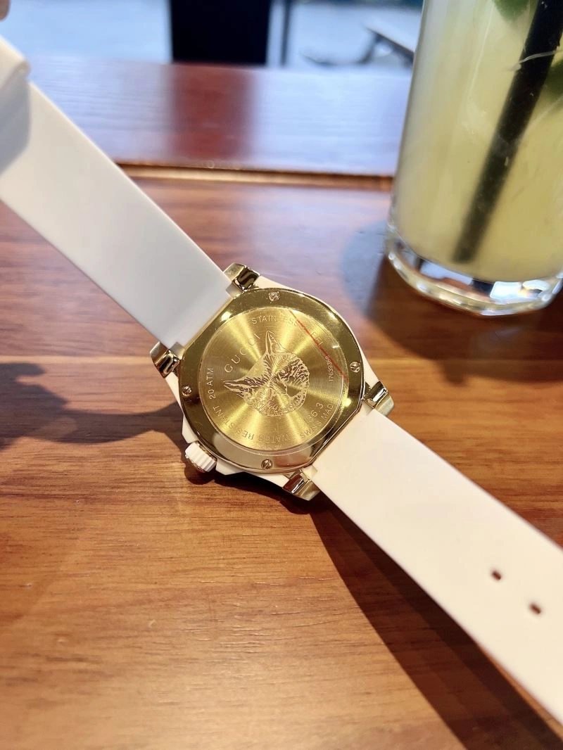 ZipUp GUCCI Watches 182882