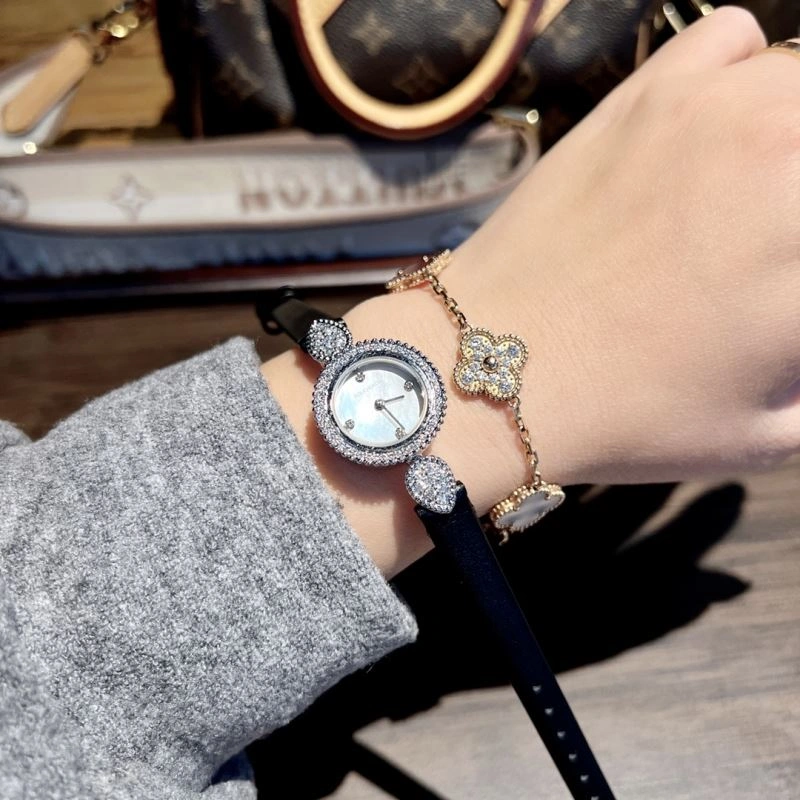 HighQuality GUCCI Watches 182871