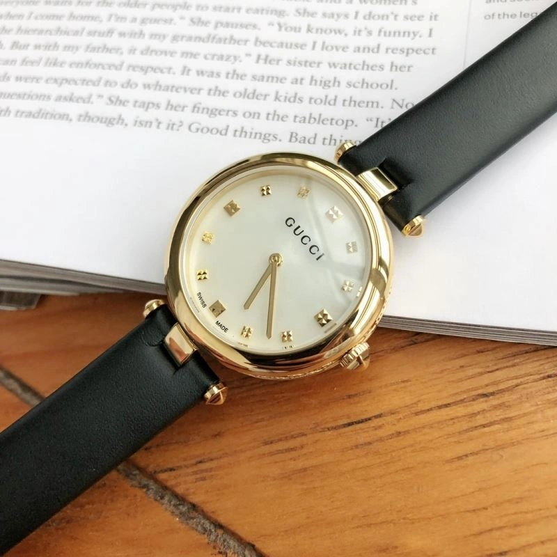 Minimalist GUCCI Watches 182859
