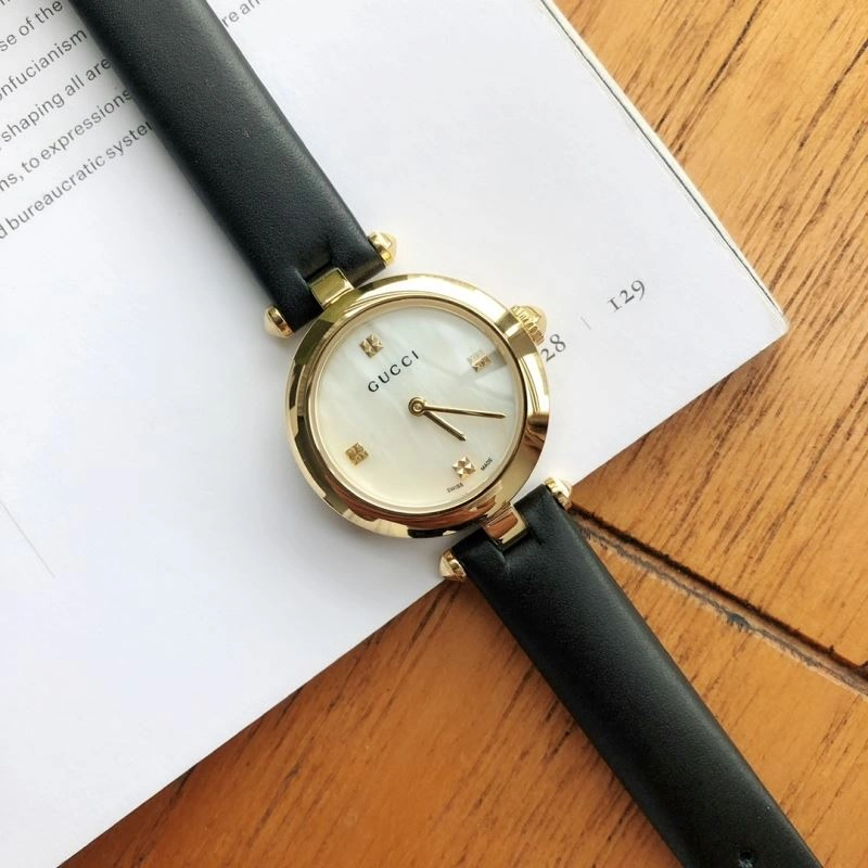 Minimalist GUCCI Watches 182859