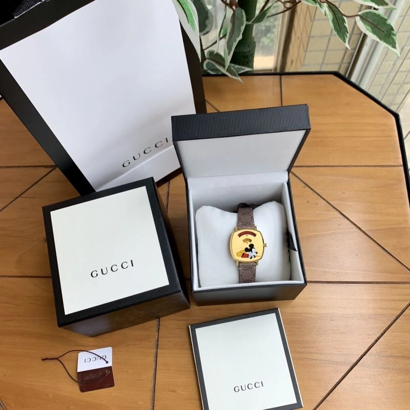 GUCCI Watches Durable 182800