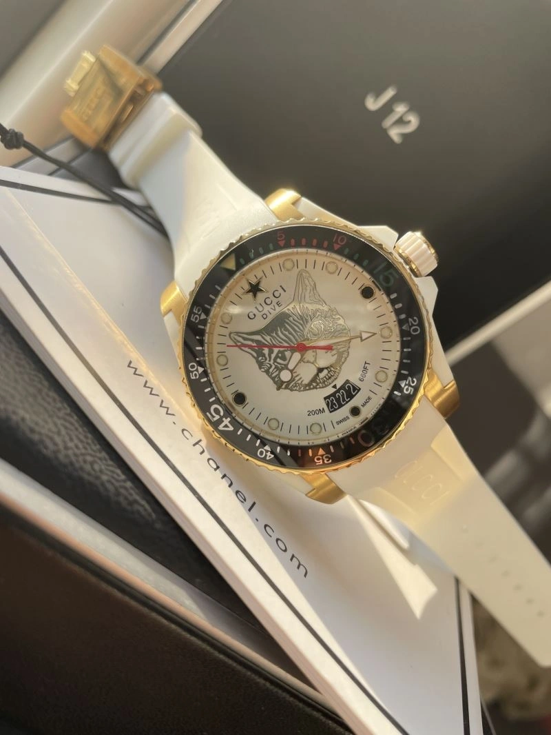 Resilient GUCCI Watches 182725