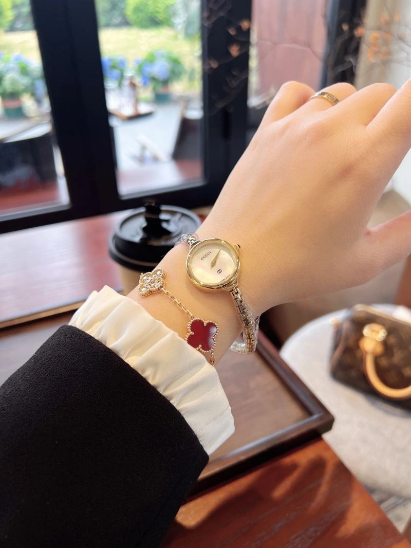 GUCCI Watches Comfortable 182708