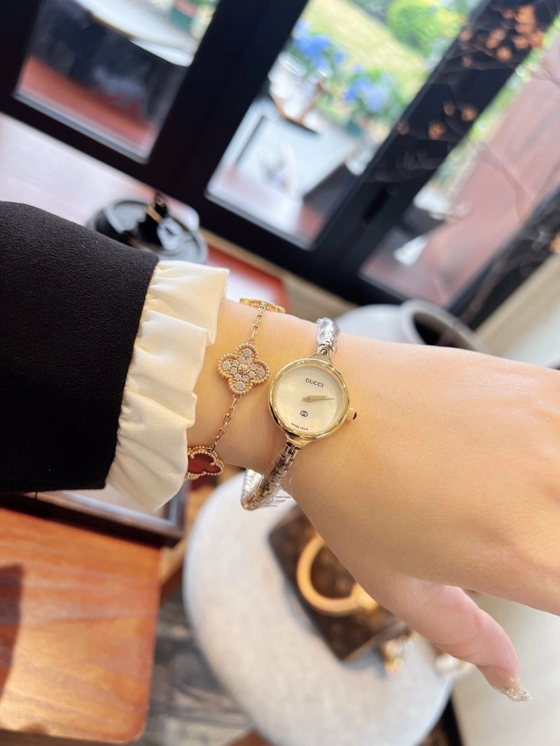 GUCCI Watches Comfortable 182708