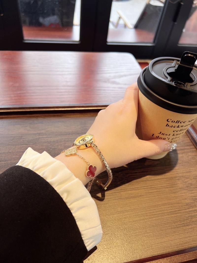 GUCCI Watches Comfortable 182708