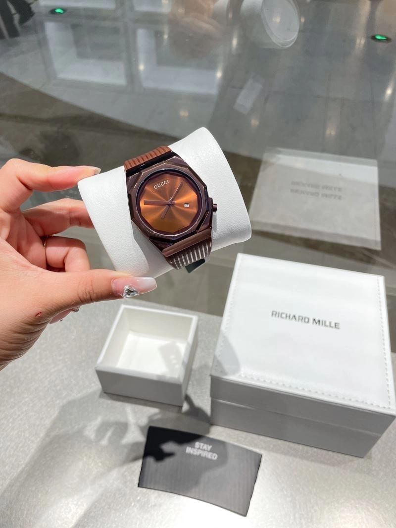 GUCCI Watches Trendsetting 182721