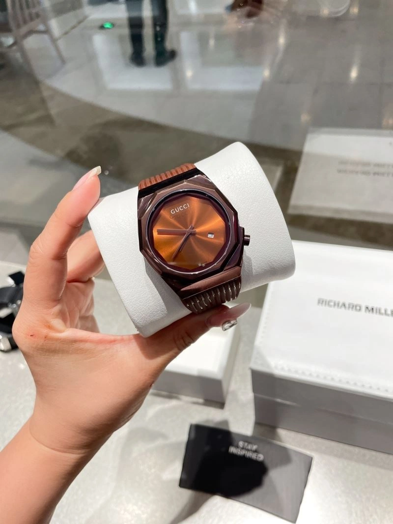 GUCCI Watches Trendsetting 182721