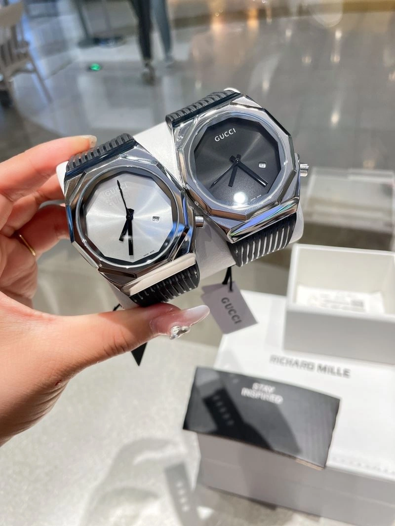 GUCCI Watches Modern 182720