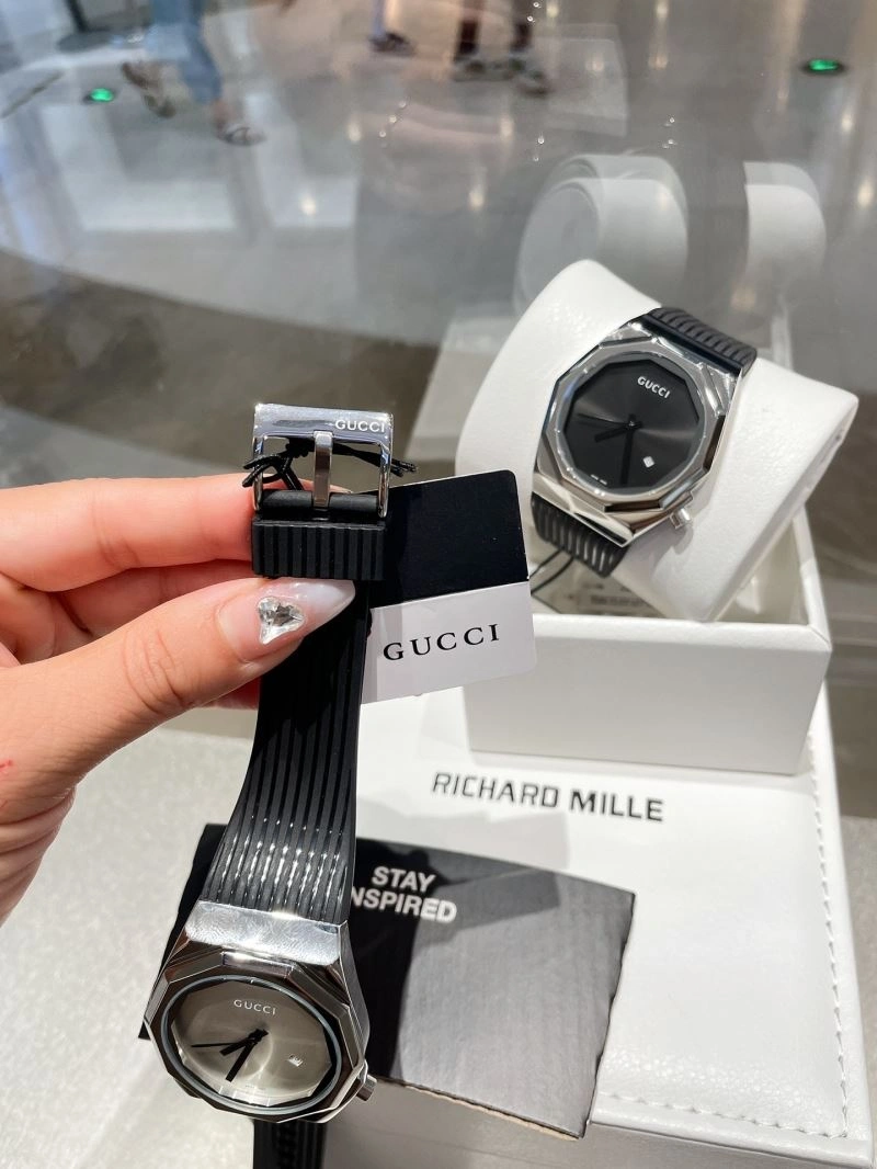 GUCCI Watches Modern 182720