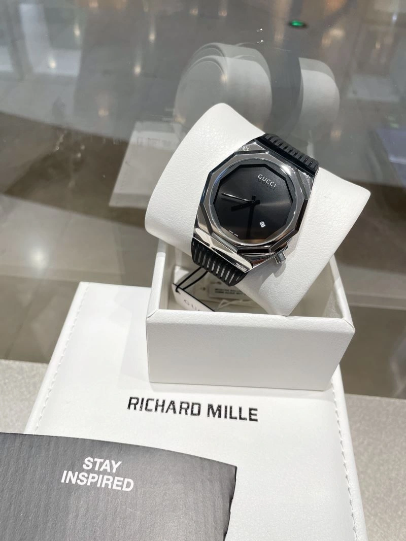 GUCCI Watches Modern 182720