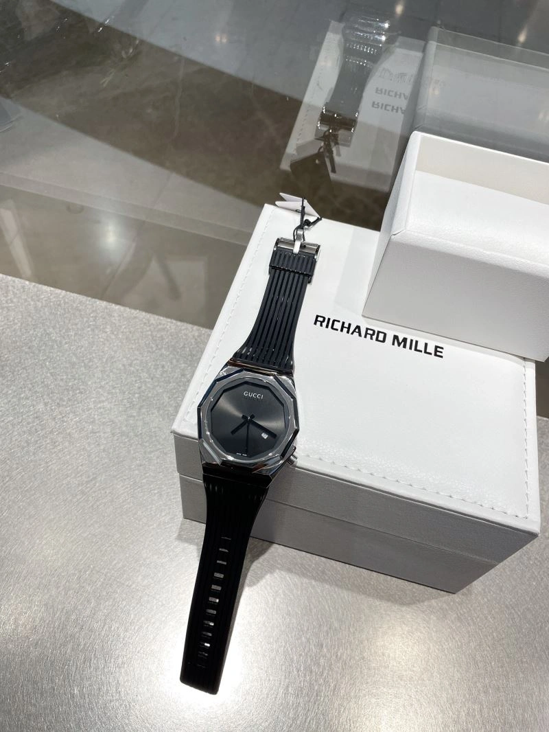 GUCCI Watches Modern 182720