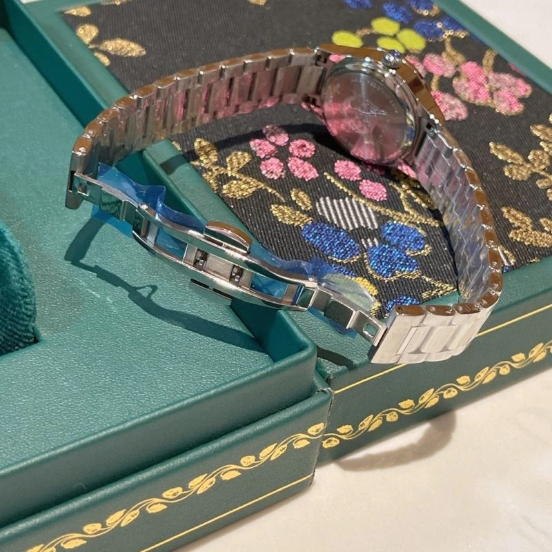 Trendsetting GUCCI Watches 182710
