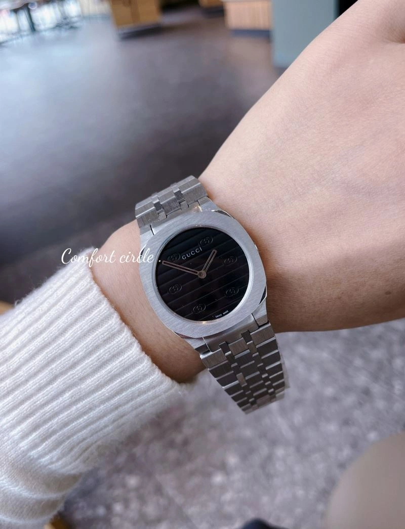 Bold GUCCI Watches 182711