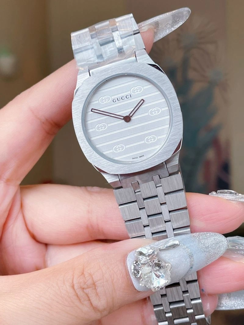 Bold GUCCI Watches 182711