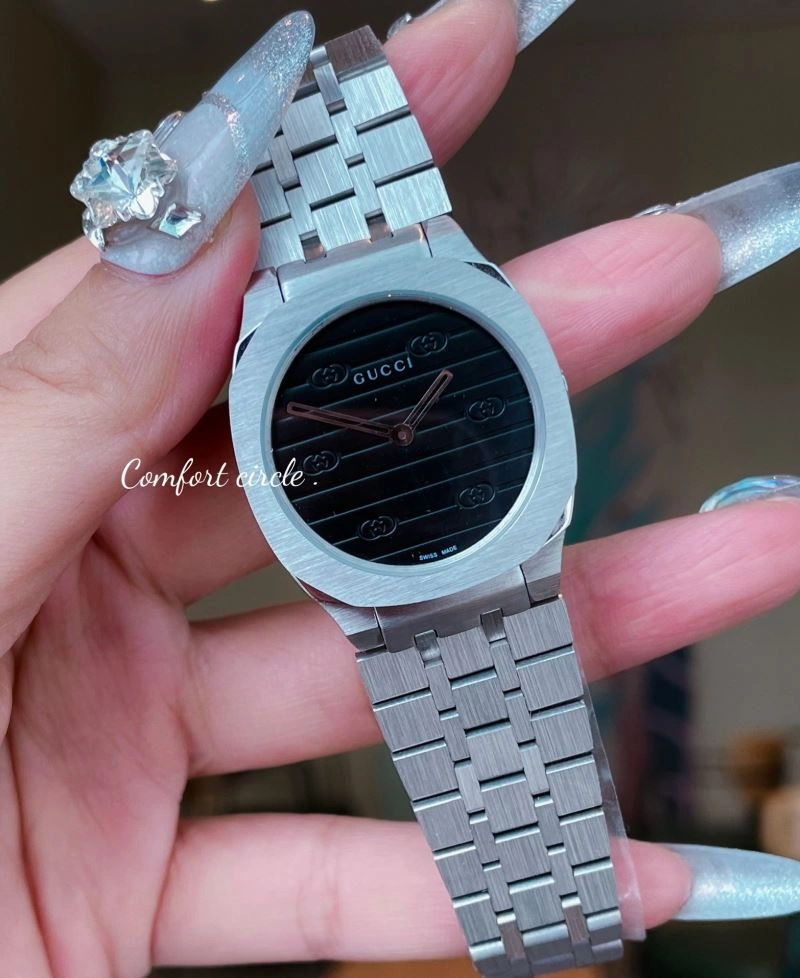 Bold GUCCI Watches 182711
