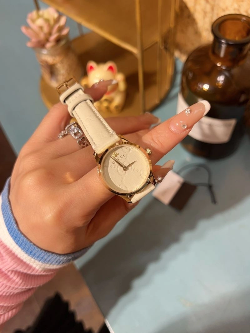 SmoothTexture GUCCI Watches 183041