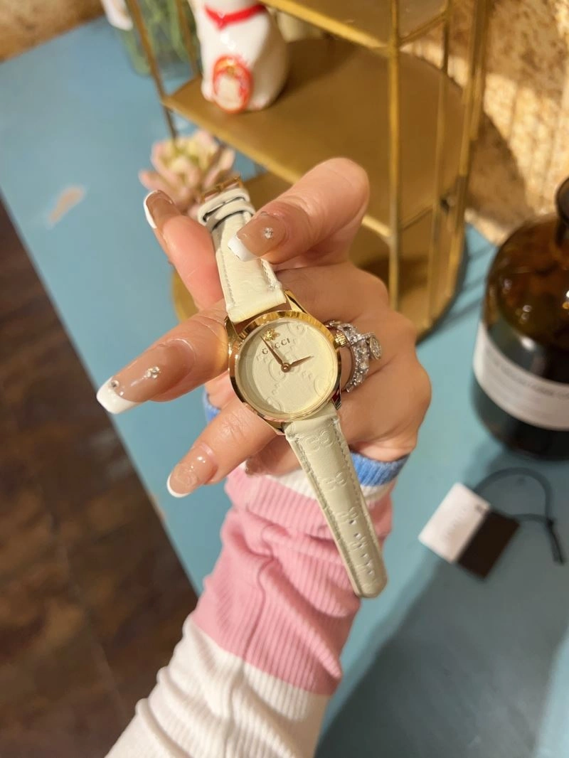 SmoothTexture GUCCI Watches 183041