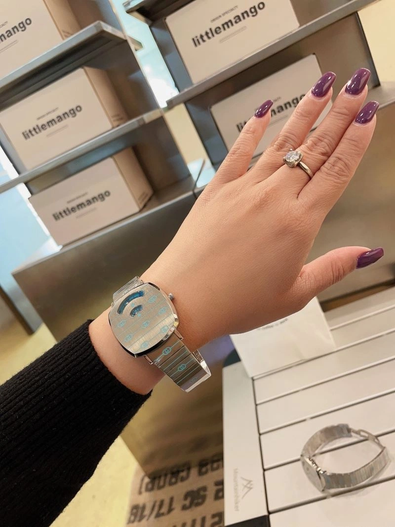 GUCCI Watches Sporty 183032
