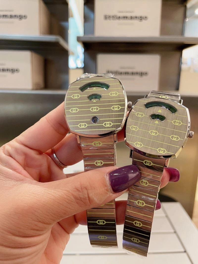 Compact GUCCI Watches 183031