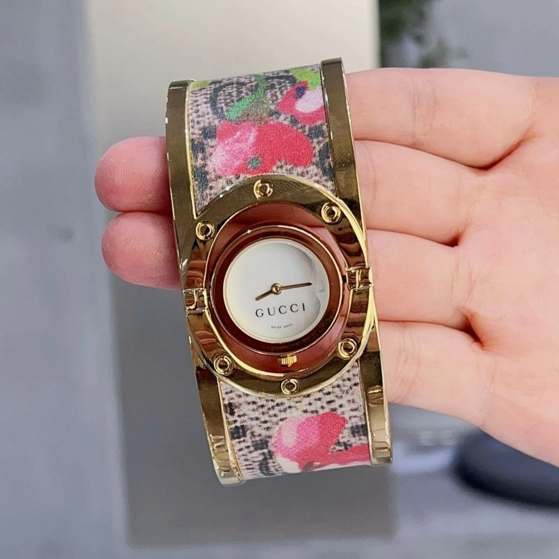 Chic GUCCI Watches 183019