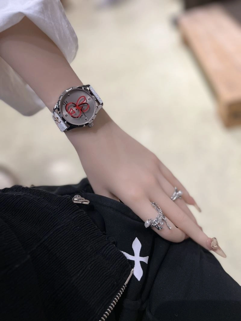 DailyWear GUCCI Watches 183001