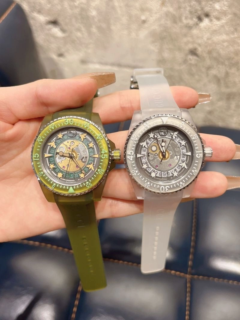 GUCCI Watches EyeCatching 182998