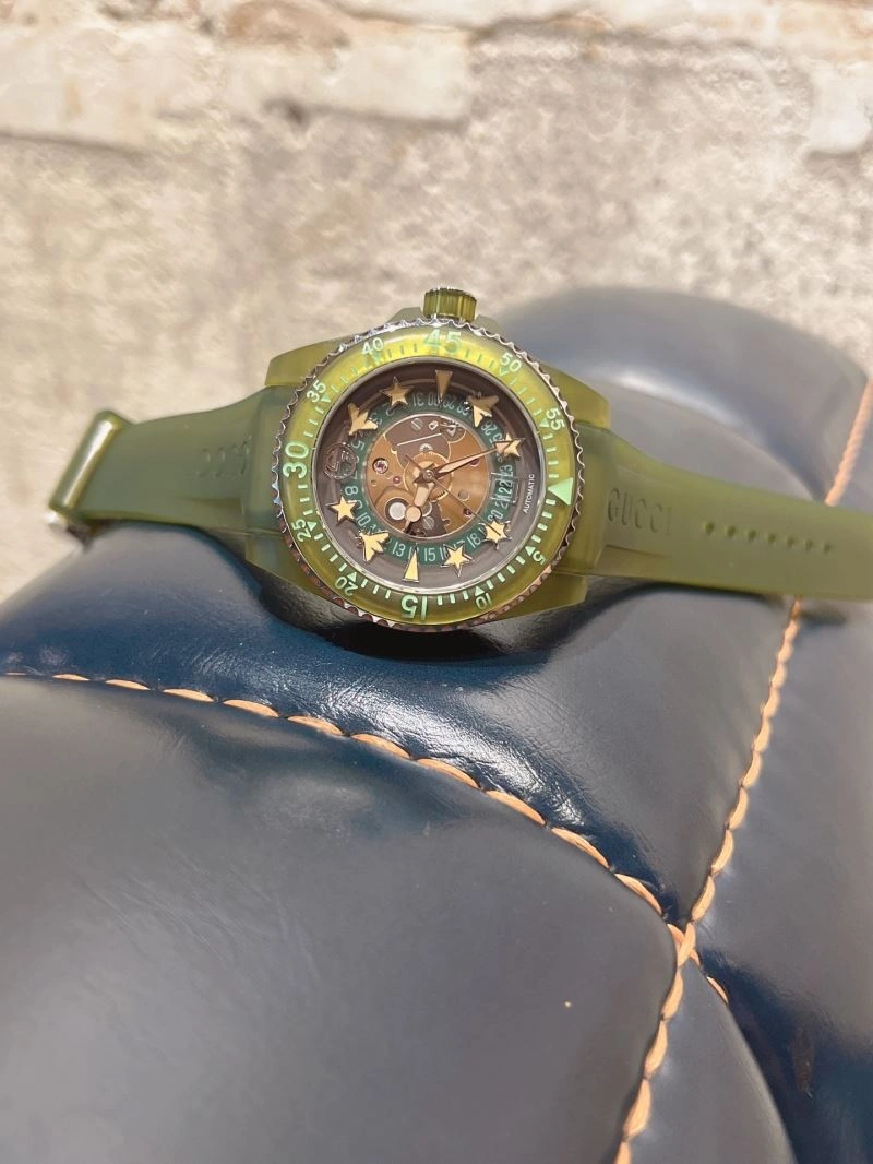 GUCCI Watches EyeCatching 182998