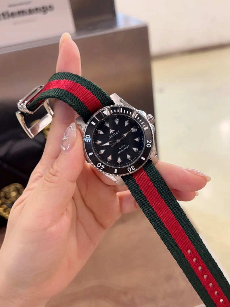 Sleek GUCCI Watches 182966