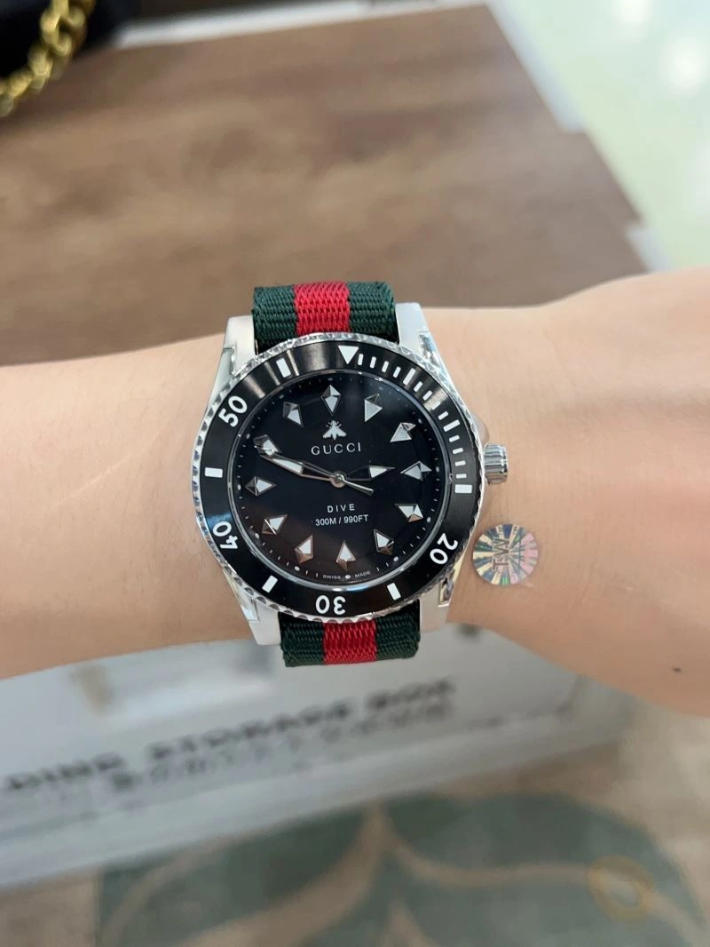 Sleek GUCCI Watches 182966