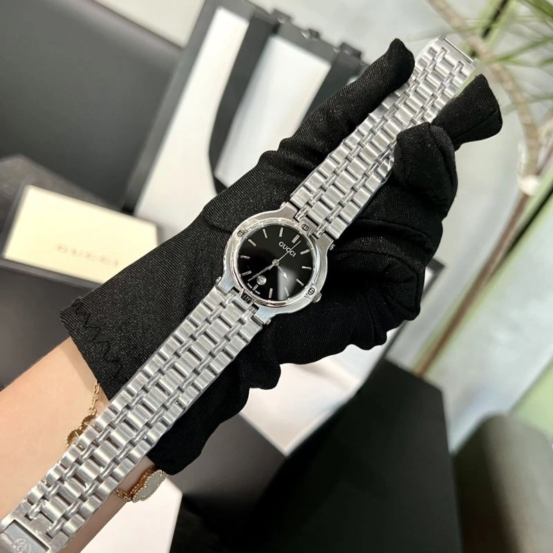Contemporary GUCCI Watches 182984