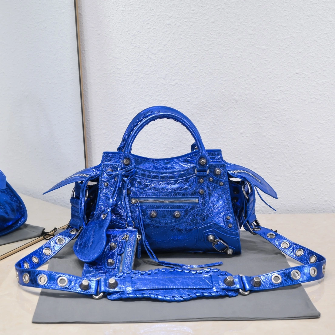 Gemstone Blue Paris Neo Cagole Heart Mirror Motorcycle Bag Trendy 60977