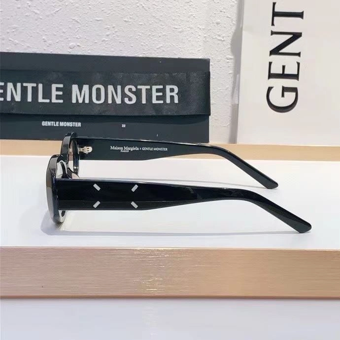 Gentle Monster Sunglasses MultiPurpose 279375