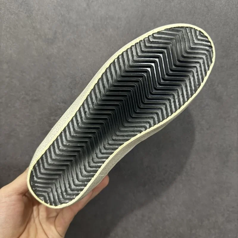 Durable Ggdb Shoes 4665