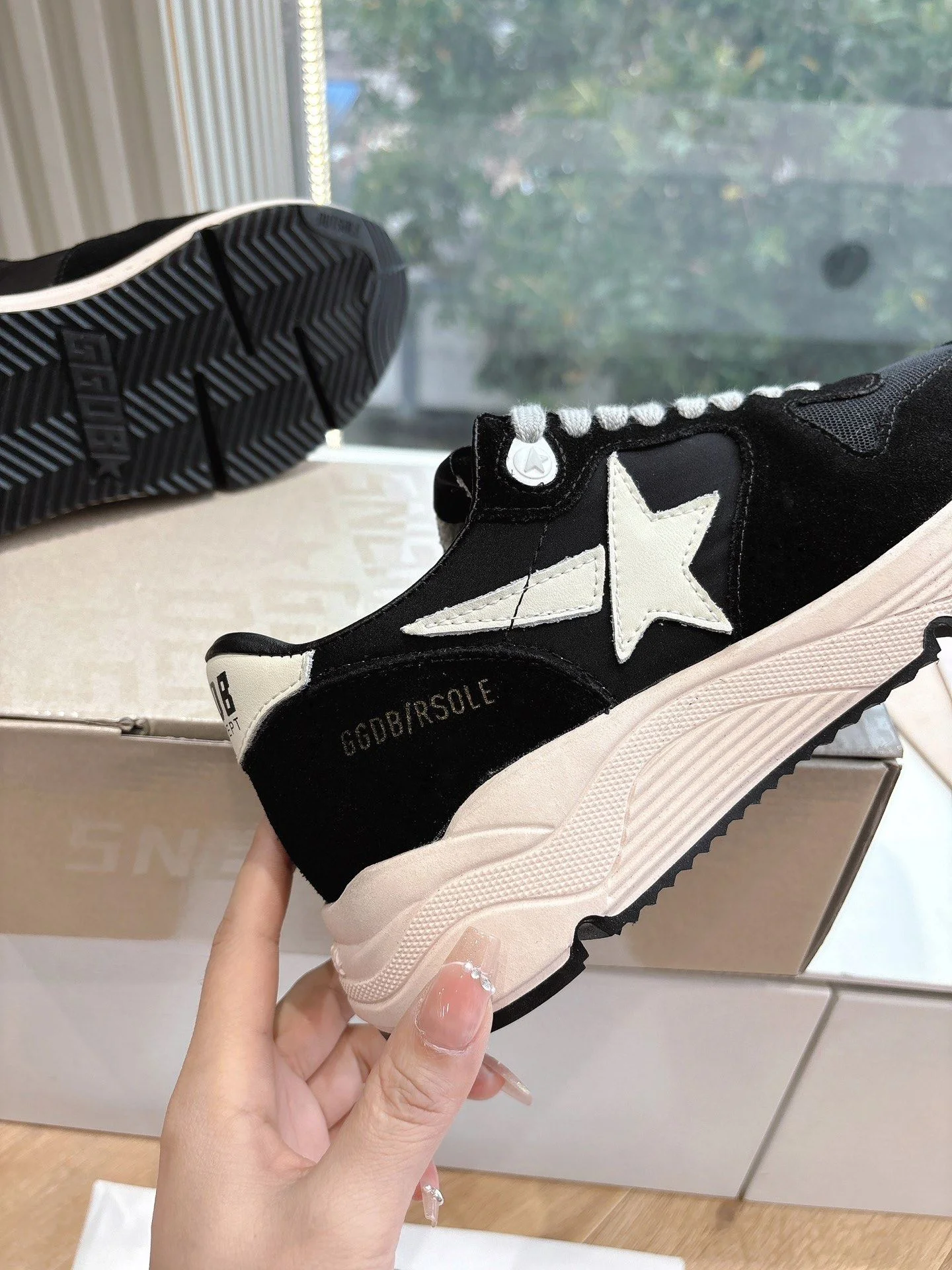 Lightweight Ggdb Shoes 8094