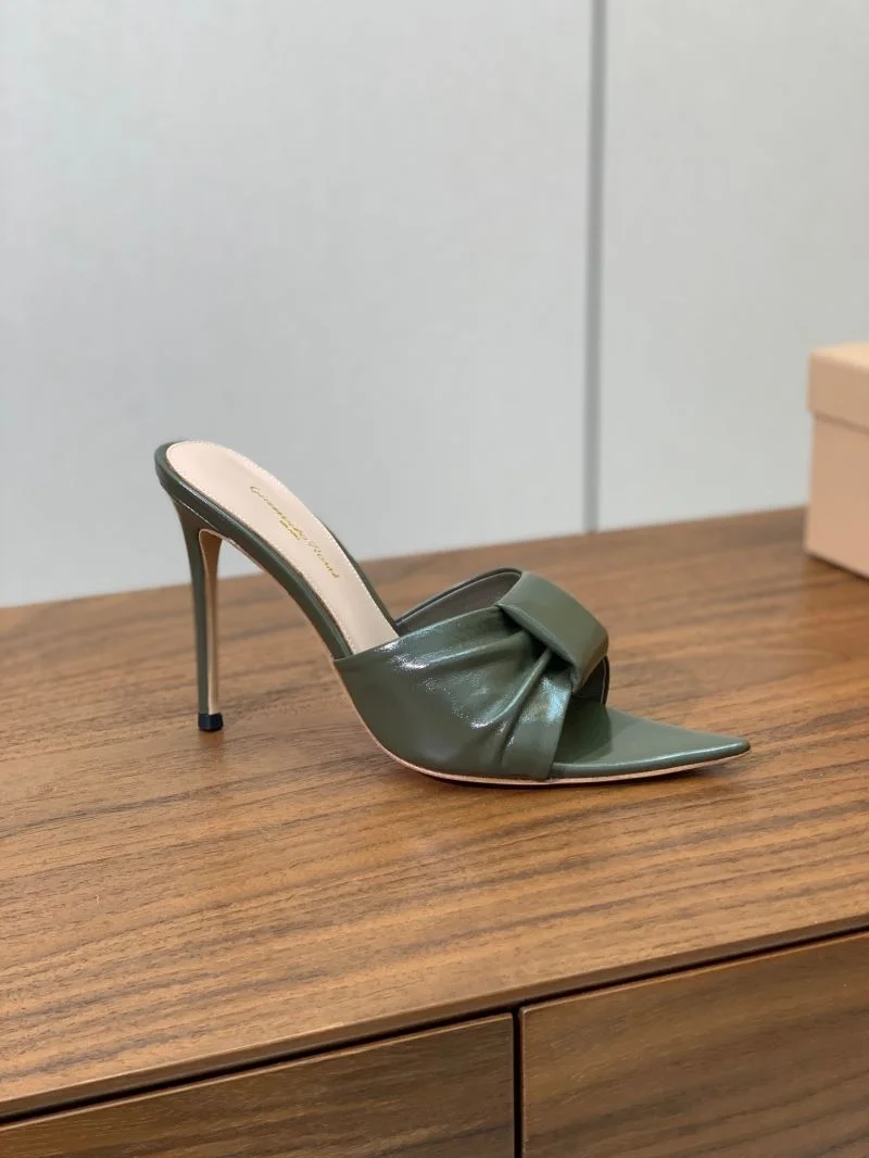 Refined Gianvito Rossi Sandals 12361