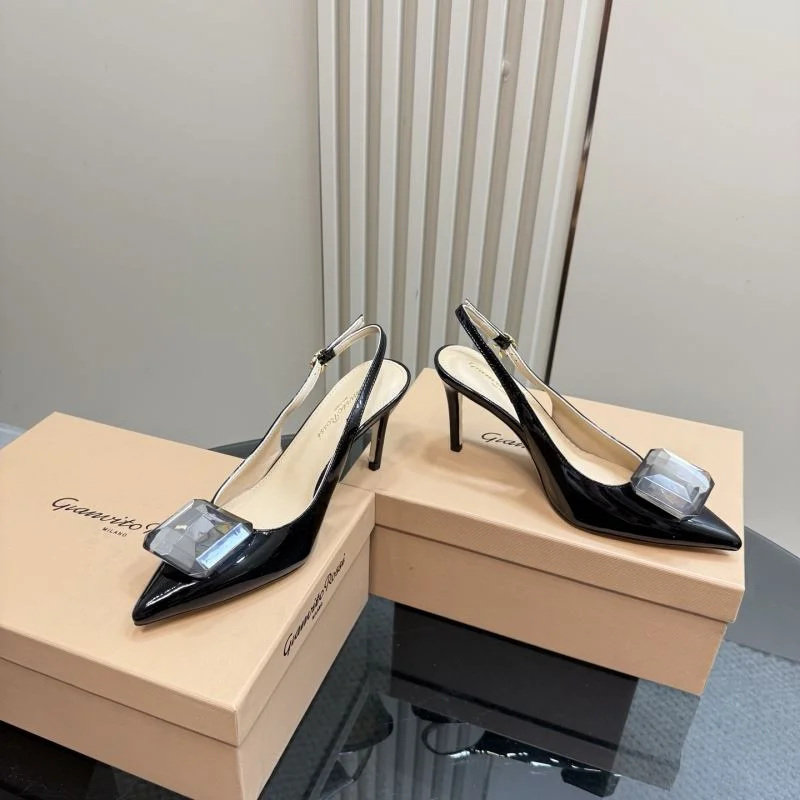 Sleek Gianvito Rossi Sandals 10082