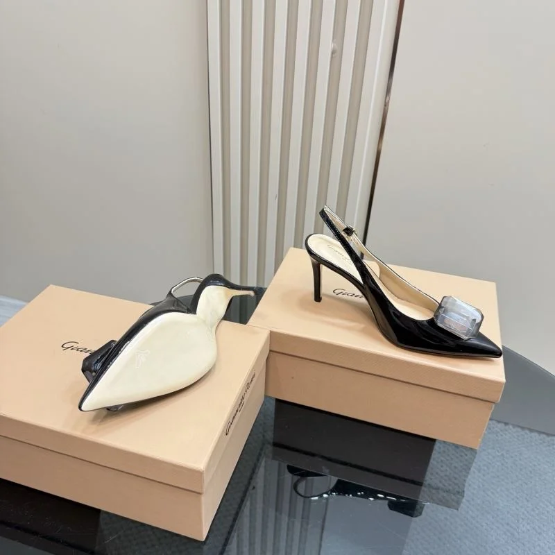 Sleek Gianvito Rossi Sandals 10082