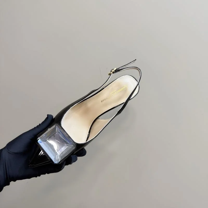Sleek Gianvito Rossi Sandals 10082