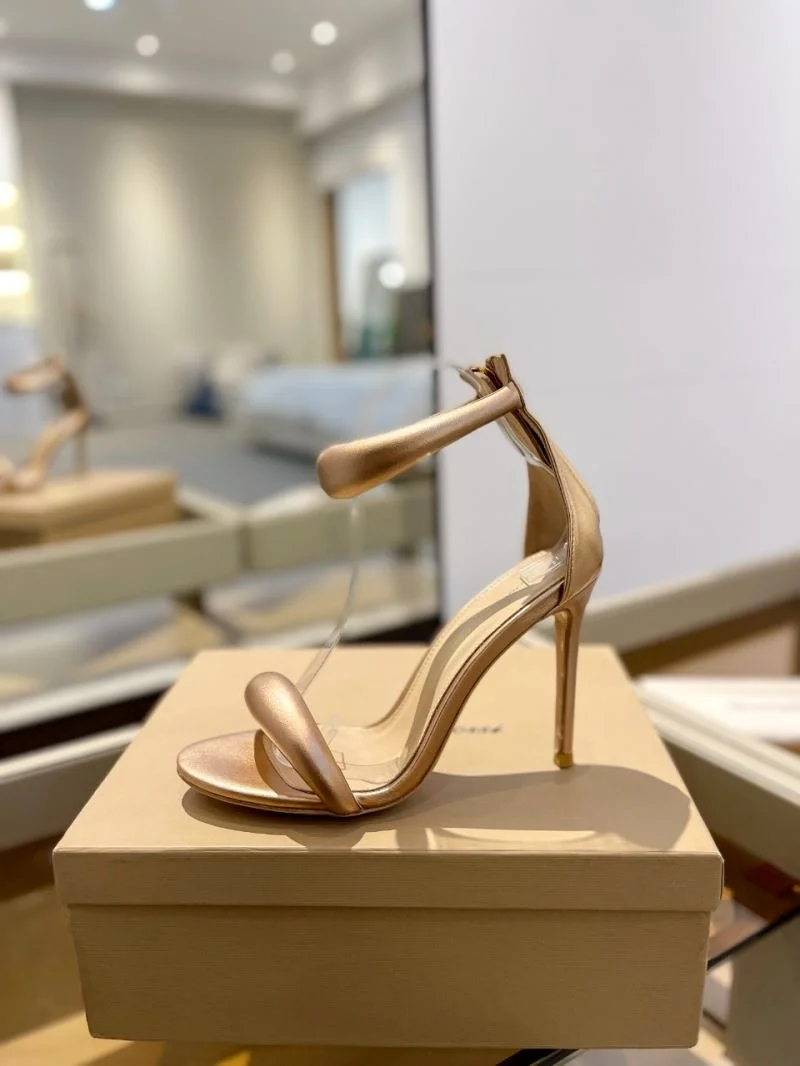 Stylish Gianvito Rossi Sandals 10130