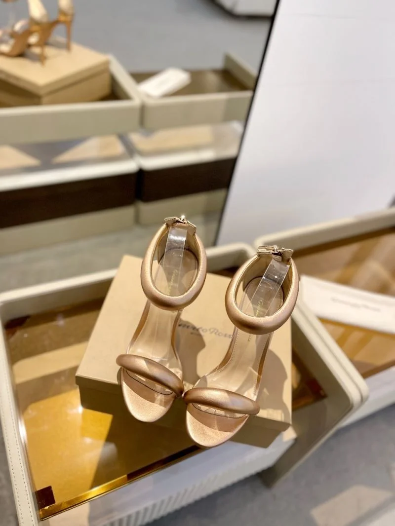 Stylish Gianvito Rossi Sandals 10130
