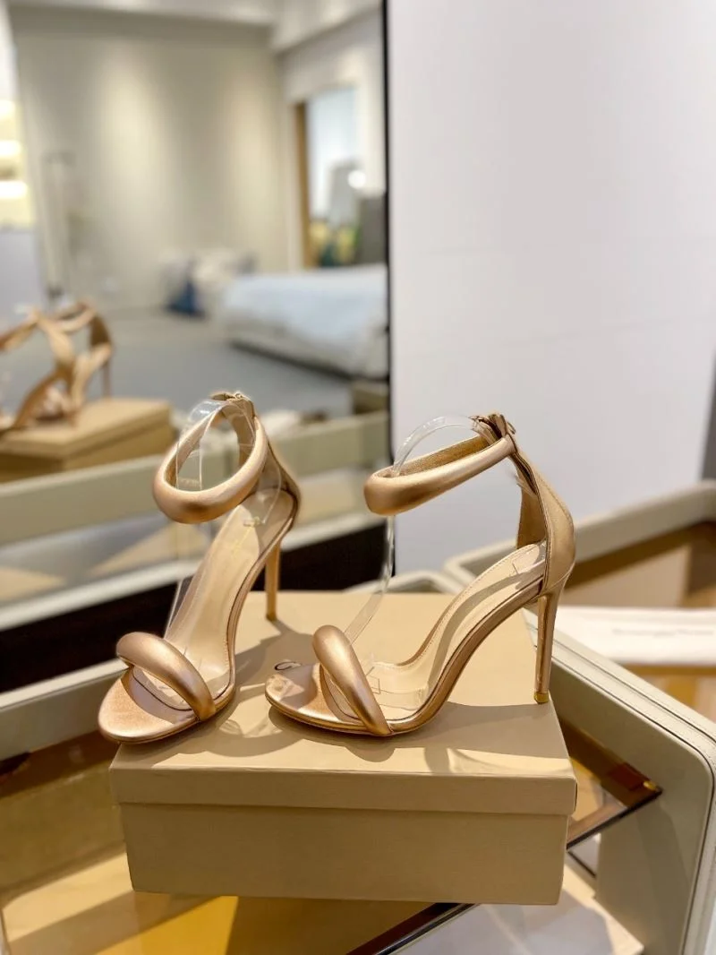 Stylish Gianvito Rossi Sandals 10130