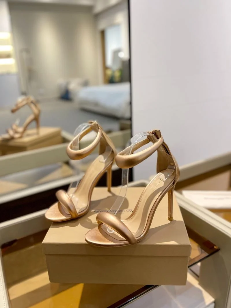 Stylish Gianvito Rossi Sandals 10130