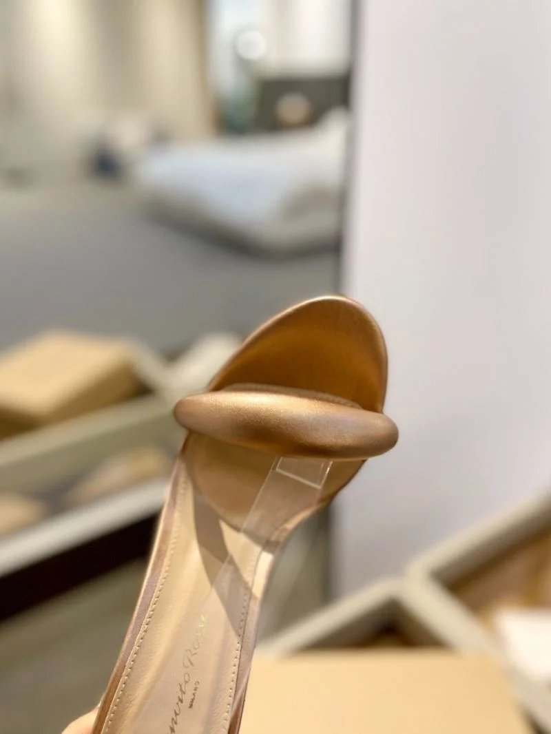 Stylish Gianvito Rossi Sandals 10130