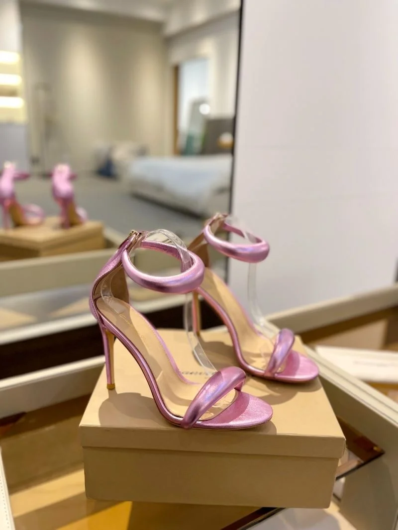 Vibrant Gianvito Rossi Sandals 10066
